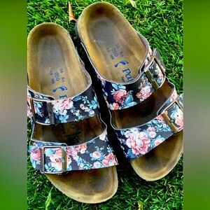 IN SEARCH OF Rambling Rose Black Papillio Birkenstock (pictured above) SIZE 40